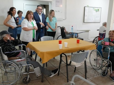 El Secretario de Salud visitó el Hogar de Ancianos para planificar las actividades de fin de año