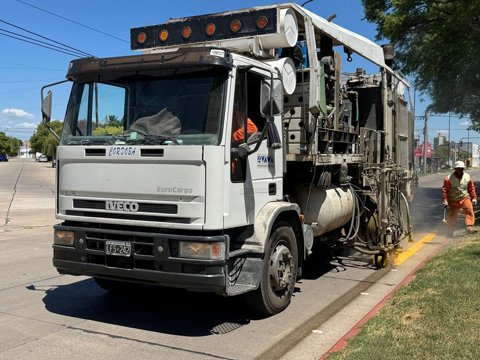 Se ejecuta una importante obra de demarcación vial en arterias principales