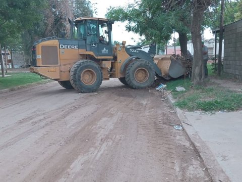 Continúan las tareas intensivas de limpieza y mantenimiento en distintos barrios de la ciudad