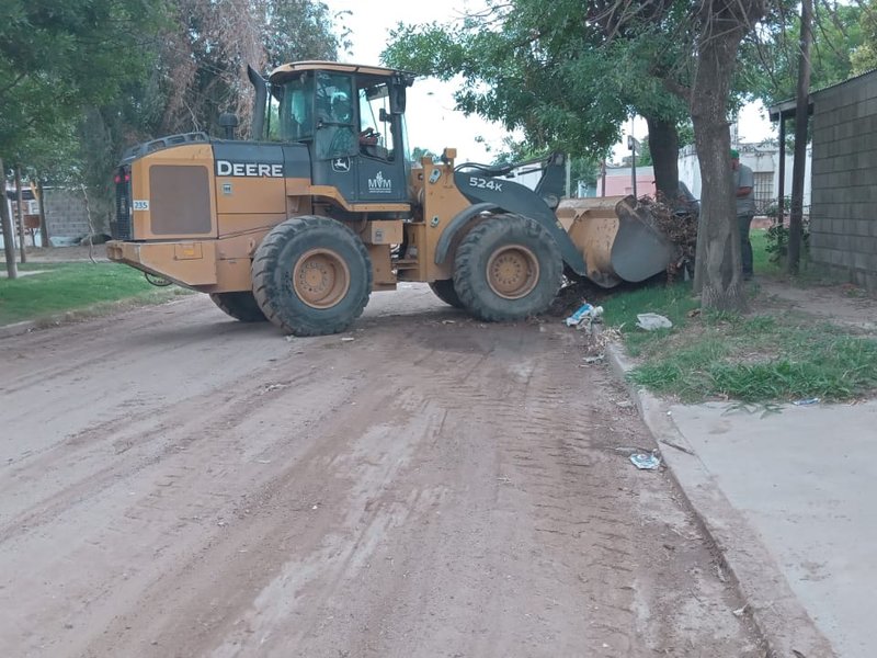 Continúan las tareas intensivas de limpieza y mantenimiento en distintos barrios de la ciudad