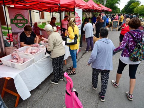 El Mercado de Abaratamiento continúa recorriendo barrios de la ciudad