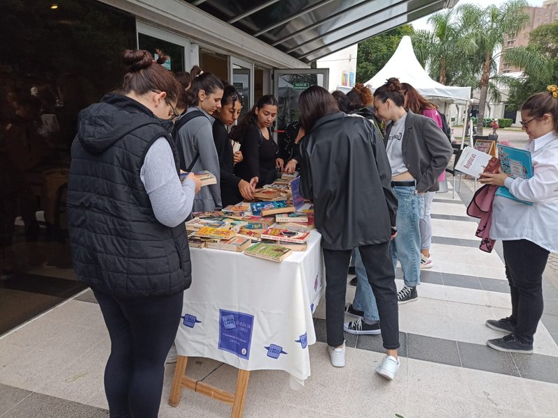 Suelta de Libros: la Medioteca distribuyó gratuitamente más de 3000 ejemplares