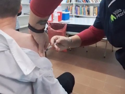 Campaña de vacunación antigripal: se aplicaron dosis a aspirantes a suboficiales de policíal