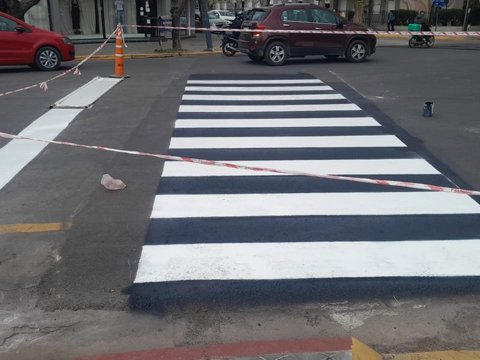 Continúan los trabajos de pintura y demarcación vial en distintos puntos de la ciudad