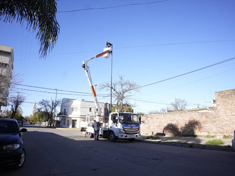 Programa 100% Luces LED: la totalidad de barrio Almirante Brown cuenta con esta tecnología