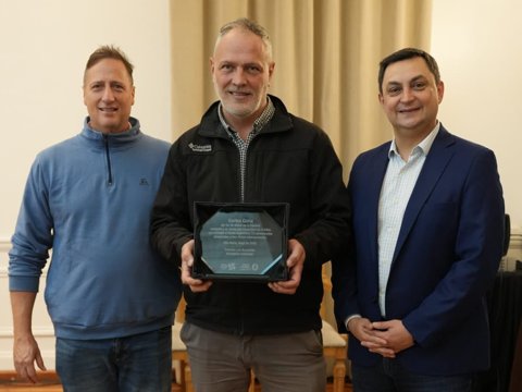 El municipio reconoció al deportista Carlos Coria tras conseguir su titulo nº80