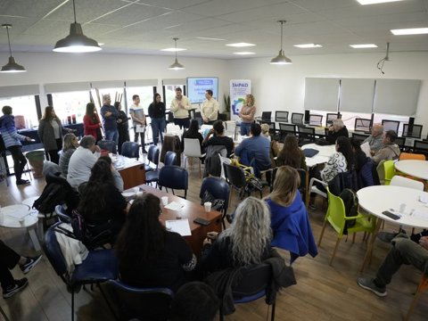 El programa "Piensa y Propone" reunió a vecinos de los barrios Las Playas, Los Olmos y San Juan Bautista