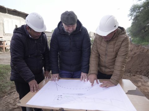 Avanza la obra municipal para llevar agua potable a más de 70 familias de “Los Chaleses”