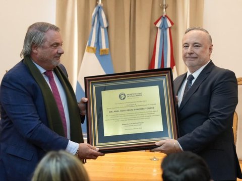 Villa María reconoció al Dr. Abel Sánchez Torres por su trayectoria
