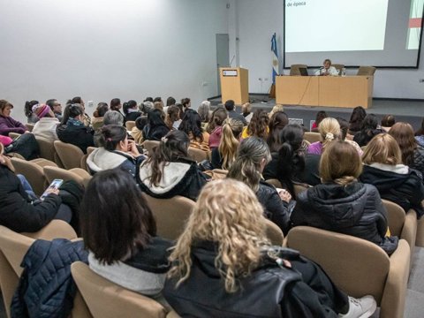Escuela para Familias: iniciaron los foros con la presencia de la especialista Susana Amblard