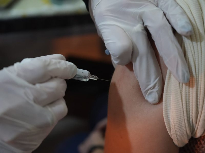 Comenzó la vacunación contra el dengue para adolescentes de 15 a 17 años