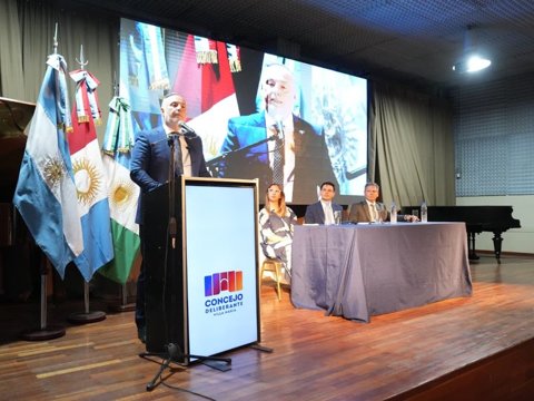 Accastello: “el Instituto Municipal de la Vivienda desarrollará los 650 lotes inconclusos del programa PROCREAR”