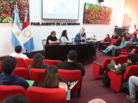 Con más de un centenar de asistentes de distintos puntos de la provincia, comenzó el Curso de Operador de Videovigilancia