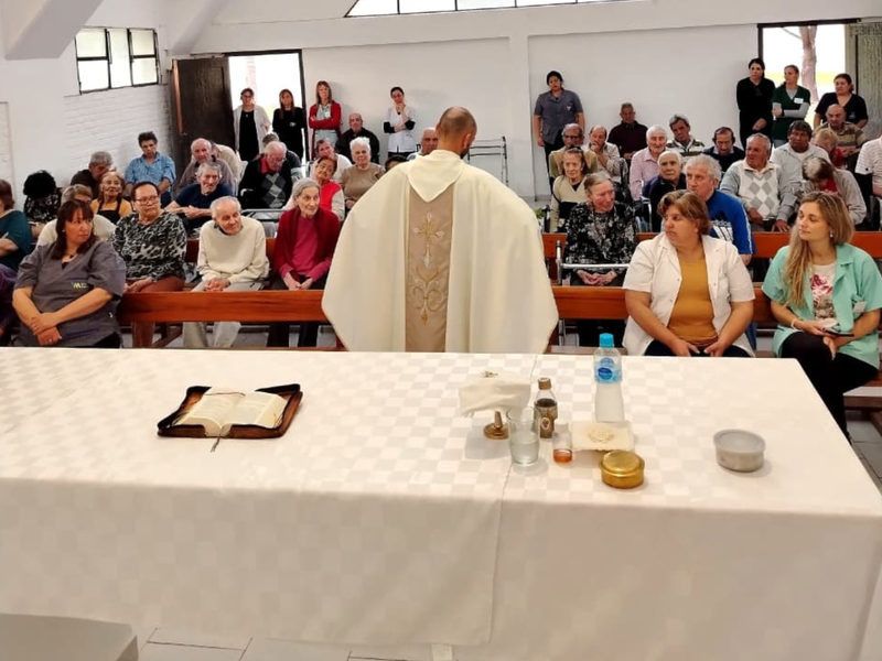 Se reinauguró la capilla del Hogar Municipal de Ancianos