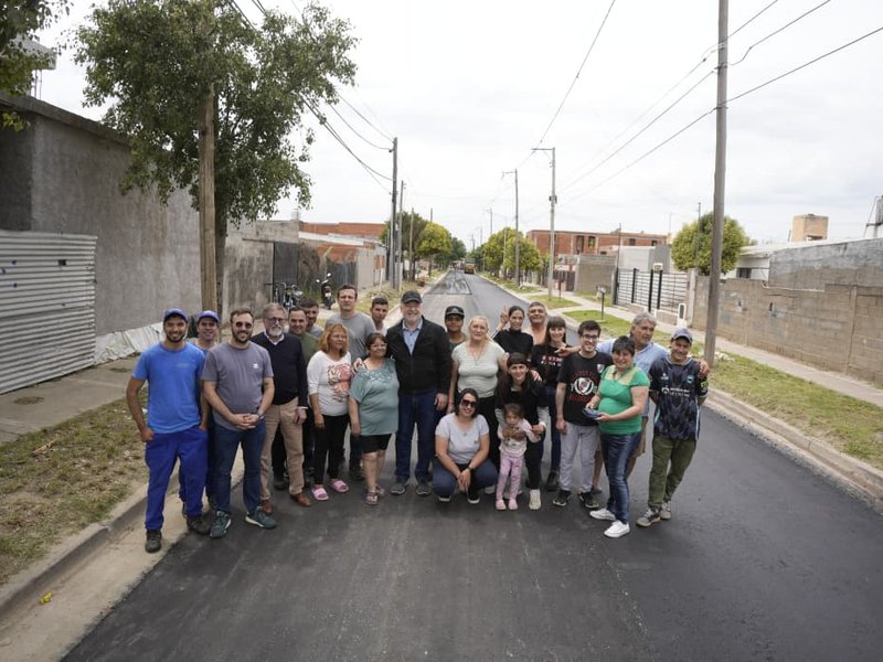 El intendente Accastello supervisó el avance del plan “400 Cuadras de Pavimento” en tres barrios de la ciudad