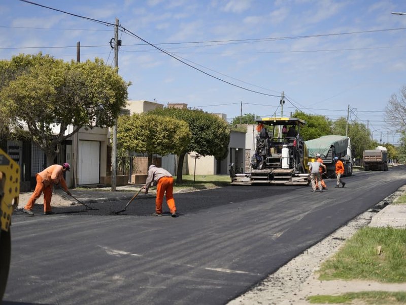Continúa el plan 430 cuadras de pavimento en barrio Nicolás Avellaneda