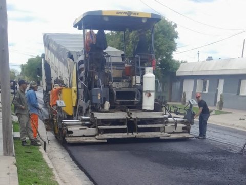 Barrio Nicolás Avellaneda: avanza el plan de pavimentación sobre calle Catamarca