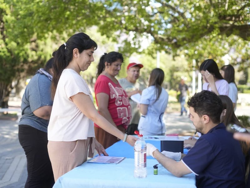 Día Mundial de la Diabetes: se realizó una jornada de concientización en Plaza Centenario