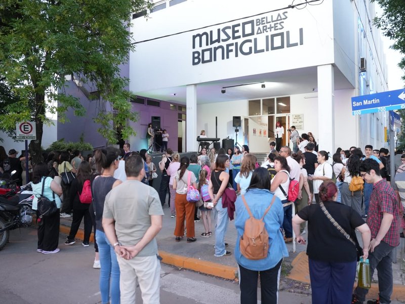 Noche de los Museos 2025: cientos de personas disfrutaron de una propuesta que conectó a la ciudad con su patrimonio histórico y cultural