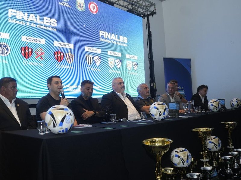 Se presentaron las finales del torneo de juveniles de AFA que se disputarán desde esta tarde en Villa María