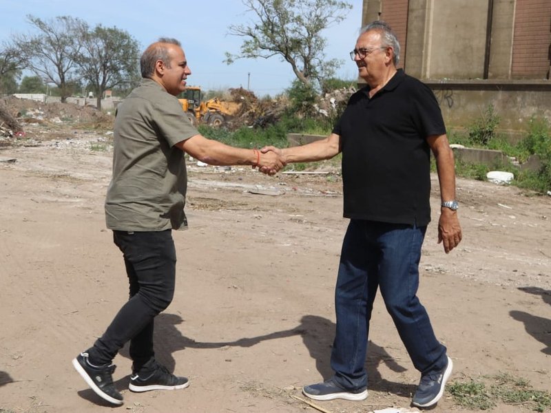 Iniciaron las tareas de limpieza en lo que será el nuevo predio deportivo del barrio Las Acacias