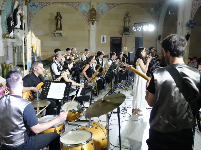 La propuesta "Navidad en Villa María" llegó a la parroquia Santísima Trinidad