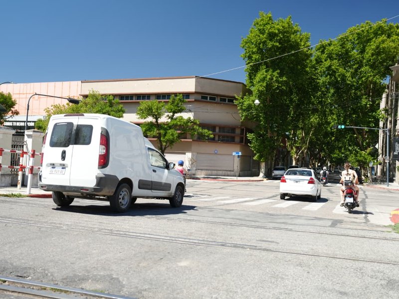 El ejecutivo remitirá un proyecto de ordenanza para reducir la velocidad máxima en calles de la ciudad
