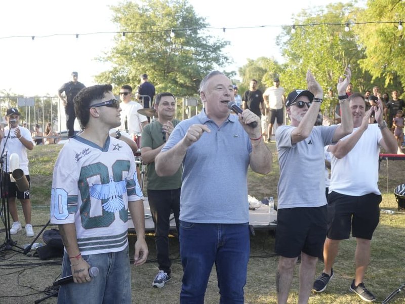 Simón Aguirre adelantó la “Noche de Cuarteto” del festival en el parador Puerto Madero ante más de 3000 personas