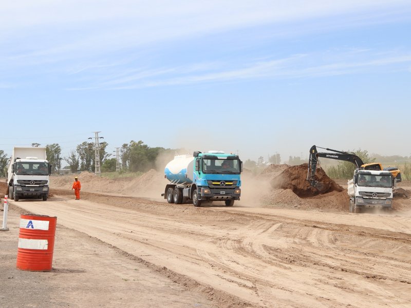 Duplicación de ingreso por ruta 158: avanza la obra con más de 20 máquinas de gran porte