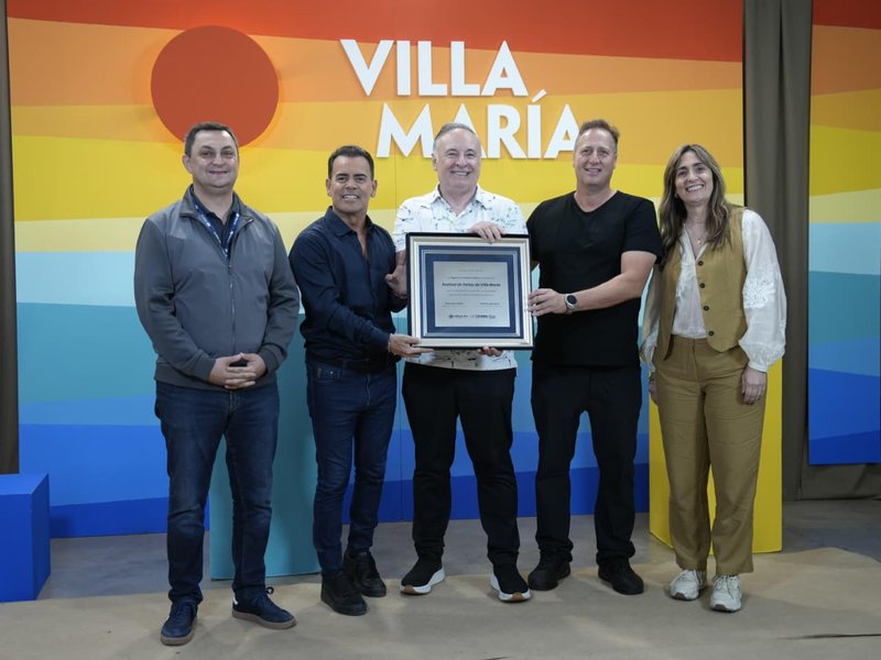 Llaryora: "Chile tiene Viña del Mar y nosotros el Festival de Peñas"