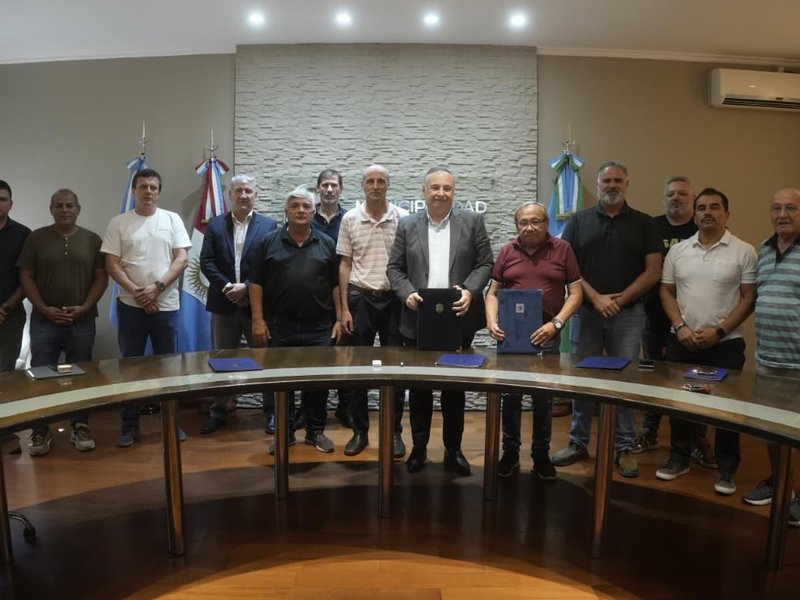 Trabajo articulado: municipio, Mercado de Abasto y frentistas aportarán para la pavimentación de calle Congreso