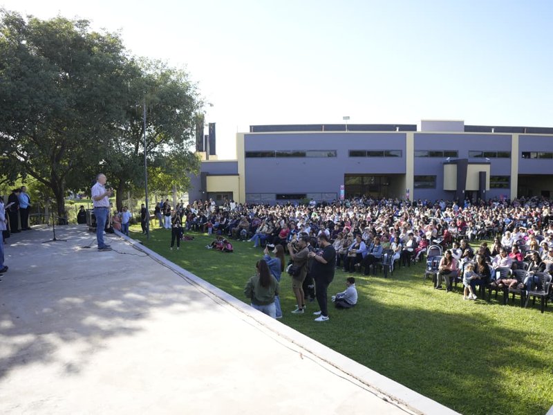 Más de tres mil estudiantes recibieron sus kits escolares para iniciar el Ciclo Lectivo 2026