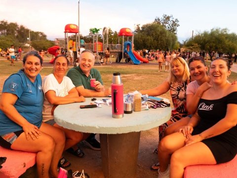 Barrio Los Olmos: se inauguraron los nuevos juegos infantiles en la plaza Dr. Héctor Rodríguez