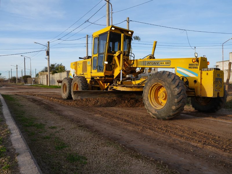 Se trabaja en el mejoramiento de calles de tierra en distintos barrios y sectores