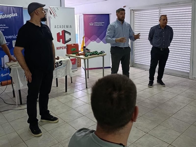 Capacitación para el trabajo: el municipio brindará un curso sobre conexiones básicas de agua y cloacas