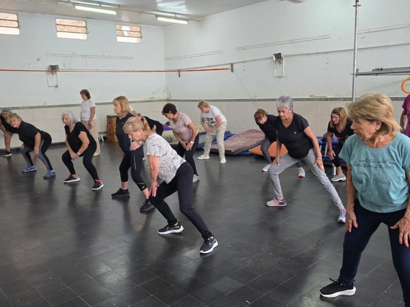 Más de 240 adultos mayores participan de los distintos talleres que ofrecen el Centro Integral “Papa Francisco” y los MuniCerca