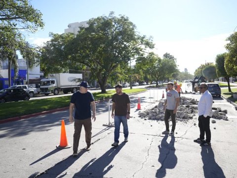Accastello recorrió las zonas donde se lleva a cabo el Plan Integral de Bacheo