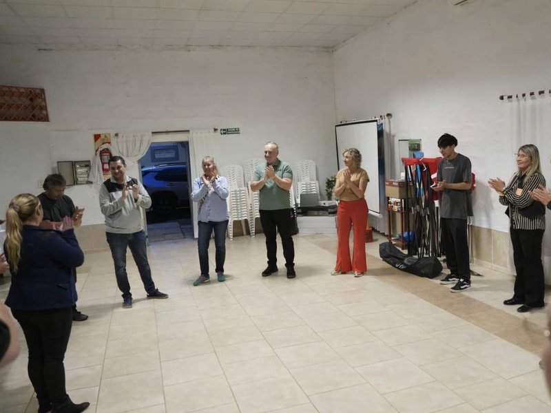 VM Piensa y Propone: el gobierno local entregó elementos deportivos y artísticos al proyecto “Jóvenes de Poder”