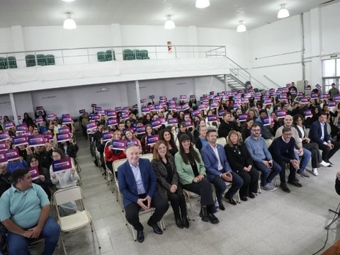 Villa María Más Educativa: el municipio entregó 300 becas A.U.R.A a estudiantes de nivel superior