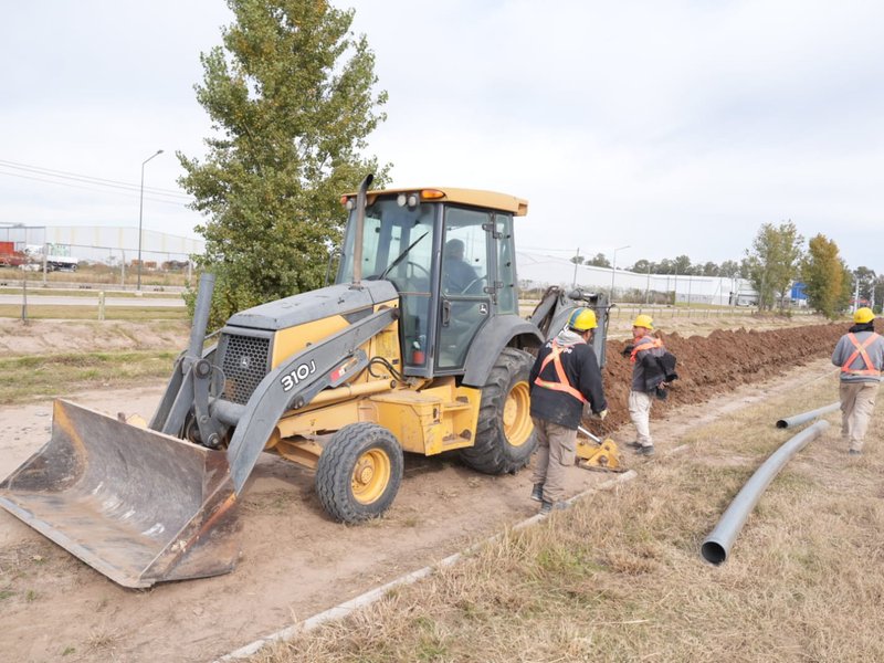 Se amplía la red de agua y cloaca del Parque Industrial, Logístico y Tecnológico