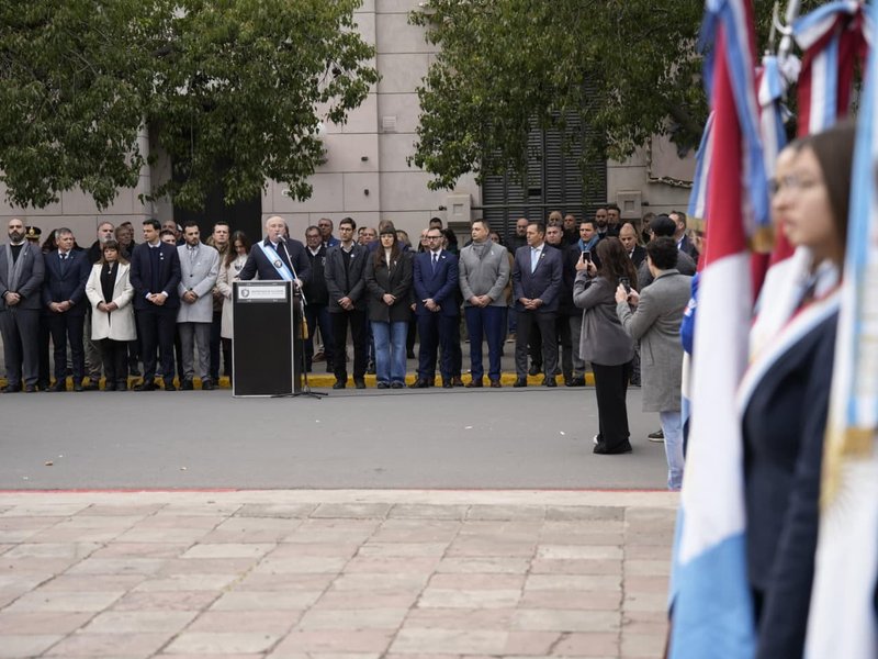 Villa María conmemoró el 216º aniversario de la Revolución de Mayo con un emotivo acto en Plaza Independencia