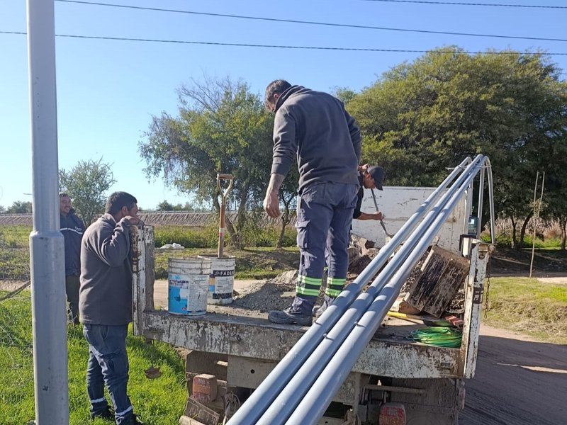 Programa 100% Luces LED: se colocaron nuevas columnas y luminarias de última generación en Los Chaleses