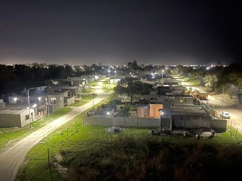 Programa 100% Luces LED: se colocaron nuevas columnas y luminarias de última generación en Los Chaleses