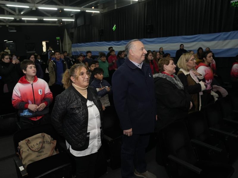 Accastello participó de una actividad escolar por el Día del Himno Nacional Argentino