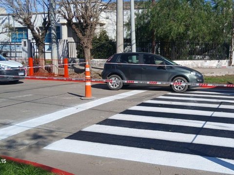 Se realizaron mejoras en la señalización vial en inmediaciones de la escuela Dalmacio Vélez Sarsfield