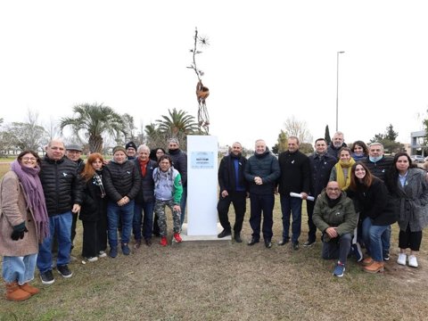 Se inauguró una nueva obra escultórica que pone en valor a los héroes de Malvinas