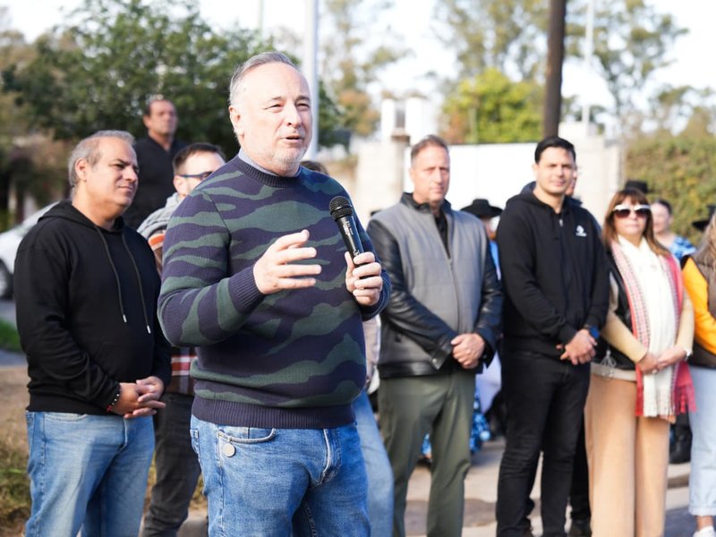 Plan 500 Cuadras: Accastello inauguró 21 cuadras de pavimento en barrio Barrancas del Río