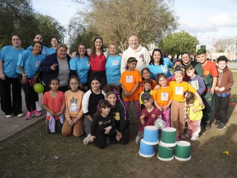 Cientos de familias disfrutaron de los festejos por el día del niño en barrio Los Olmos