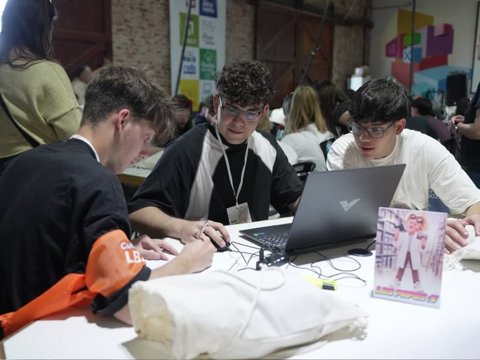 Más de 60 estudiantes participaron del Hackathon del Instituto Leibnitz en la Tecnoteca