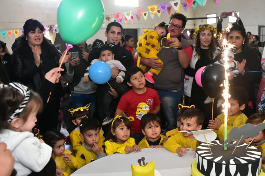 Villa María: Las niñas y niños del jardín maternal de barrio San Nicolás celebraron un nuevo cumpleaños de la institución